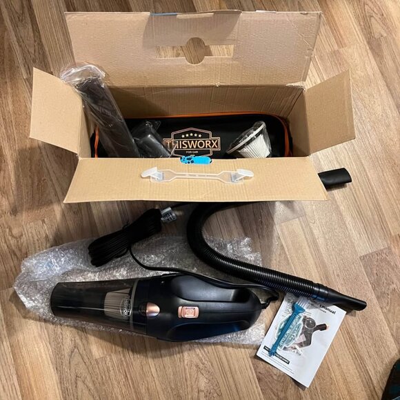 Handheld car vacuum - Picture 3 of 3